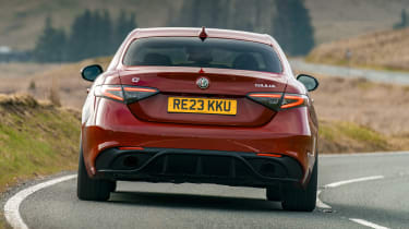Alfa Romeo Giulia - rear cornering